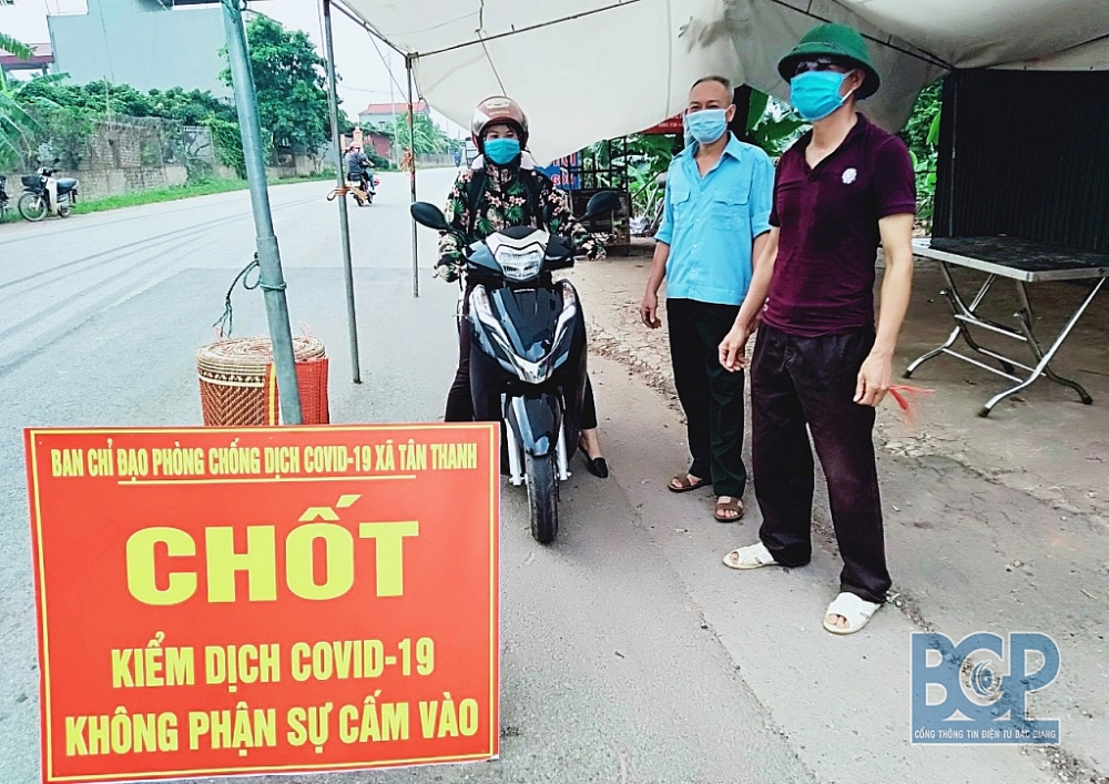 Chốt kiểm dịch Covid-19 tại xã Tân Thanh, huyện Lạng Giang. Ảnh: BGP/Ngọc Thành