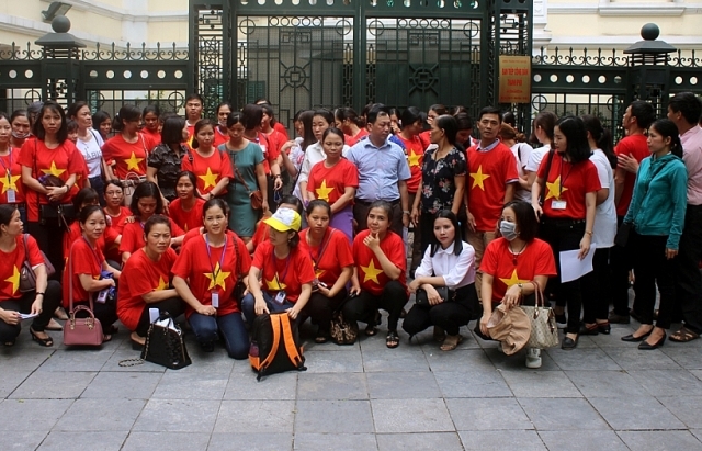 Hà Nội: Hàng trăm giáo viên hợp đồng kêu cứu
