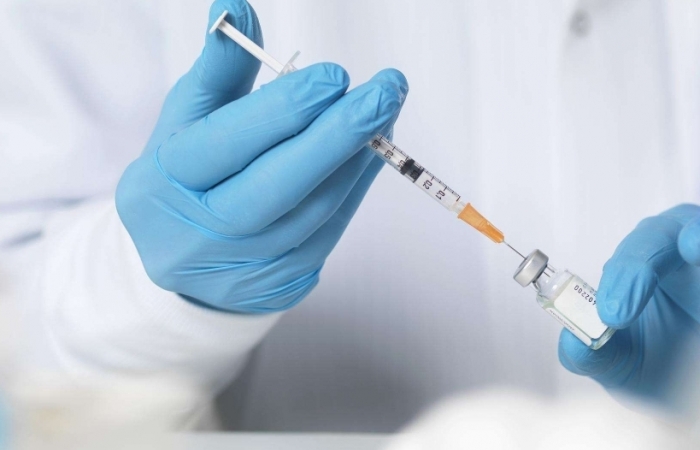Giám đốc Bệnh viện E giải thích việc người dân xếp hàng tiêm vắc xin Covid-19