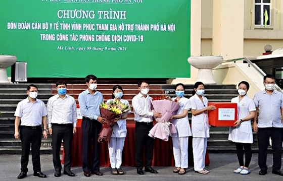 Hơn 3.300 cán bộ, y bác sỹ của 11 tỉnh phía Bắc đang hỗ trợ Hà Nội chống dịch