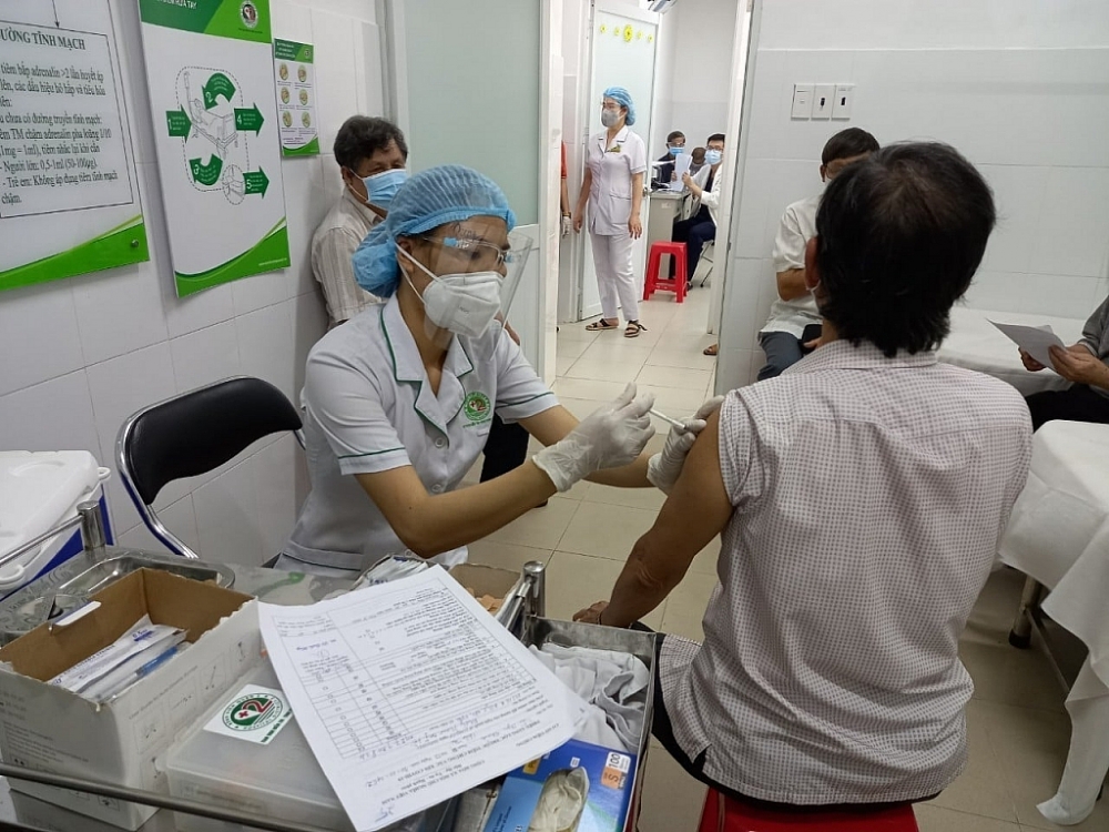 Tháng 9 và 10,  vắc xin Covid-19 về Việt Nam nhiều, tiêm tối đa công suất