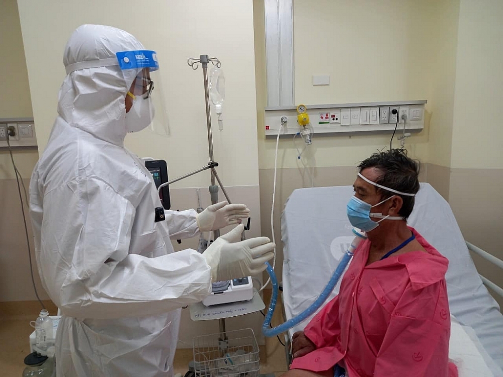 Bộ Y tế xây dựng tiêu chí để Hà Nội và TP HCM trở lại trạng thái bình thường mới