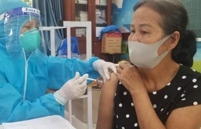 Bộ Y tế: Tiêm vắc xin Covid-19 tại nhà cho đối tượng nguy cơ cao