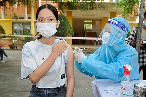 Ngày 23/11, Hà Nội bắt đầu tiêm vắc xin phòng Covid-19 cho trẻ 15-17 tuổi