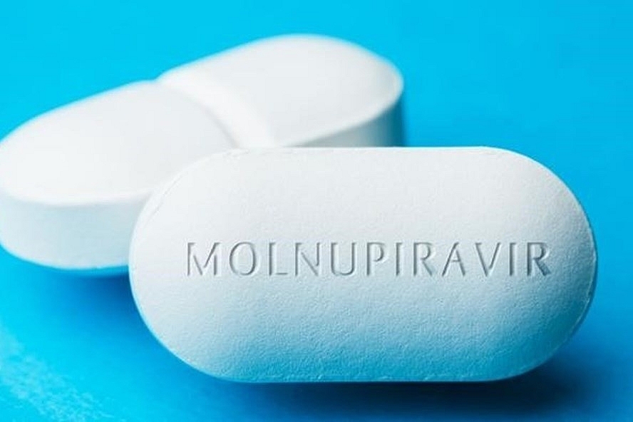 Bộ Y tế đã triển khai Chương trình thí điểm điều trị sử dụng thuốc kháng virus Molnupiravir có kiểm soát cho các trường hợp mắc Covid-19 thể nhẹ. Ảnh internet.