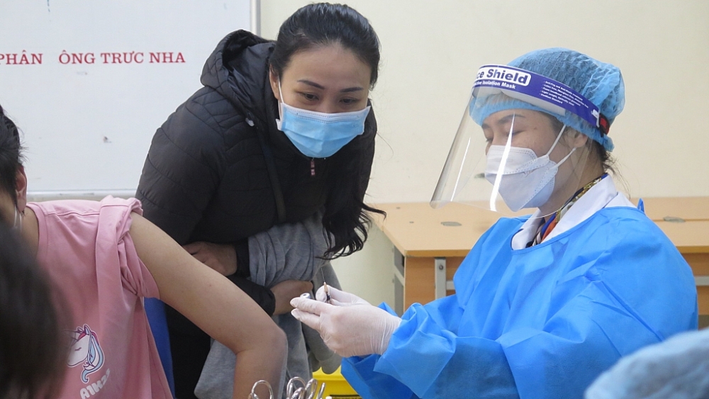 Những học sinh đầu tiên của Hà Nội được tiêm vắc xin phòng Covid-19 Những học sinh đầu tiên của Hà Nội được tiêm vắc xin phòng Covid-19