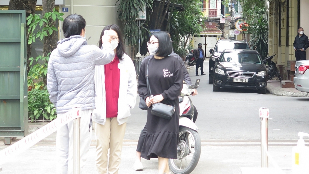 Những học sinh đầu tiên của Hà Nội được tiêm vắc xin phòng Covid-19 Những học sinh đầu tiên của Hà Nội được tiêm vắc xin phòng Covid-19