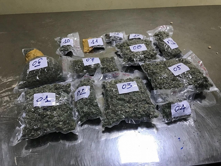 Bắt giữ gần 80 kg ma túy qua đường hàng không sân bay Tân Sơn Nhất