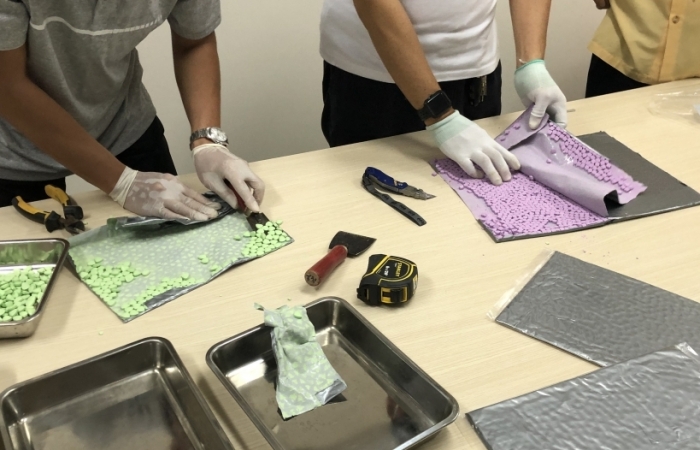 Cục Hải quan TPHCM bắt giữ trên 31kg ma túy giấu trong bưu kiện