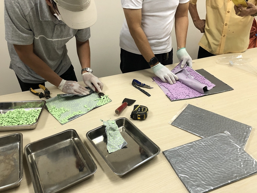 Cục Hải quan TPHCM bắt giữ trên 31kg ma túy giấu trong bưu kiện