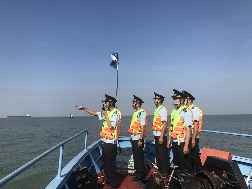 Đón Tết trên tàu kiểm soát cùng cán bộ công chức Hải đội 3 Đón Tết trên tàu kiểm soát cùng cán bộ công chức Hải đội 3