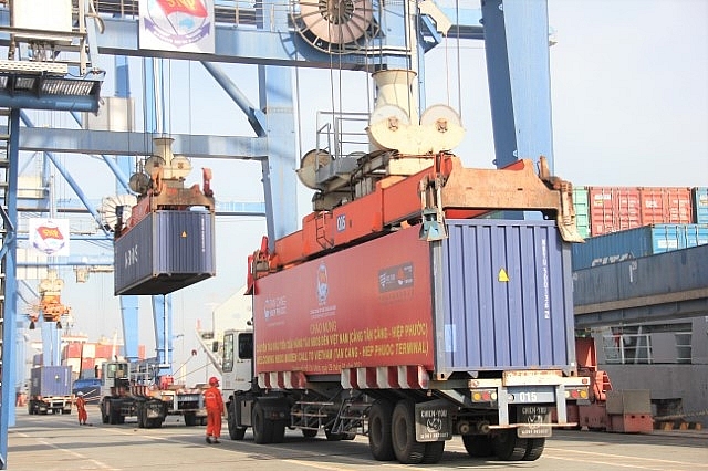 Tàu container đầu tiên của hãng tàu NBOS cập cảng Hiệp Phước