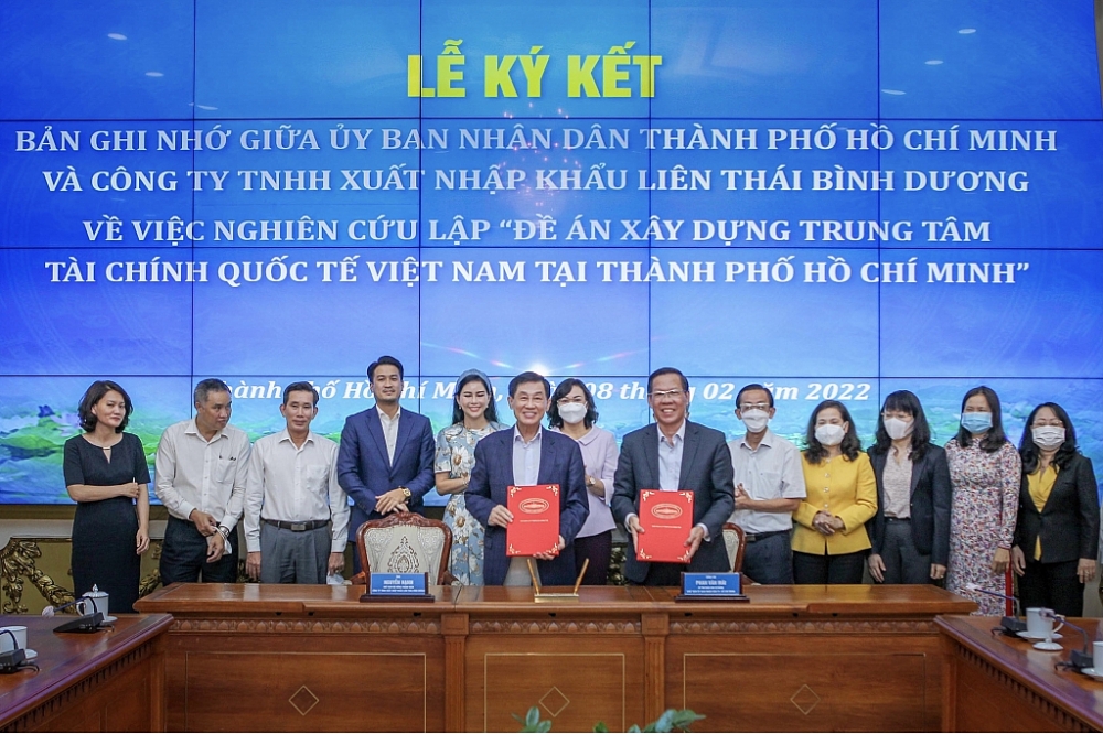 Chủ tịch UBND TPHCM Phan Văn Mãi và Chủ tịch IPP ký kết biên bản ghi nhớ