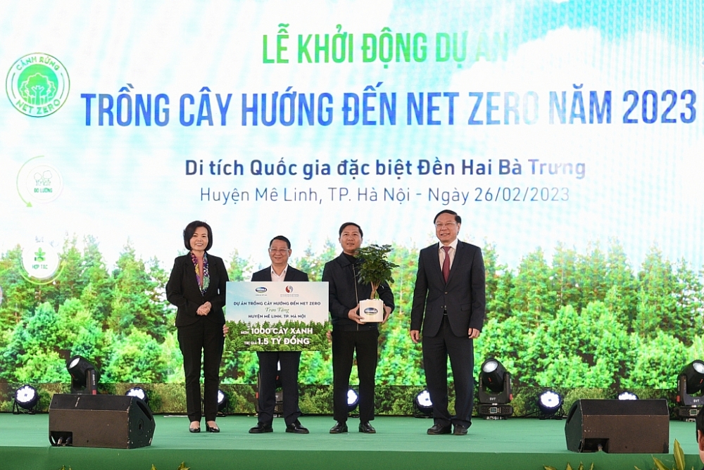 Vinamilk khởi động “hành trình Net Zero 2050” với sự kiện trồng cây tại Hà Nội