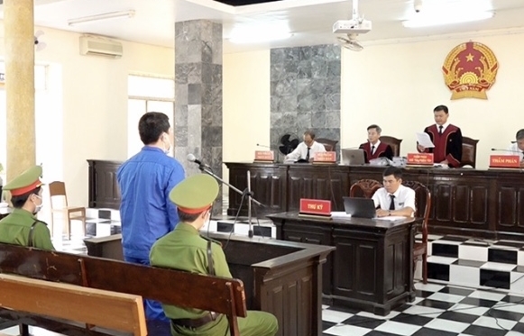 Nhận 16 năm tù do nhiều lần vận chuyển trái phép cần sa