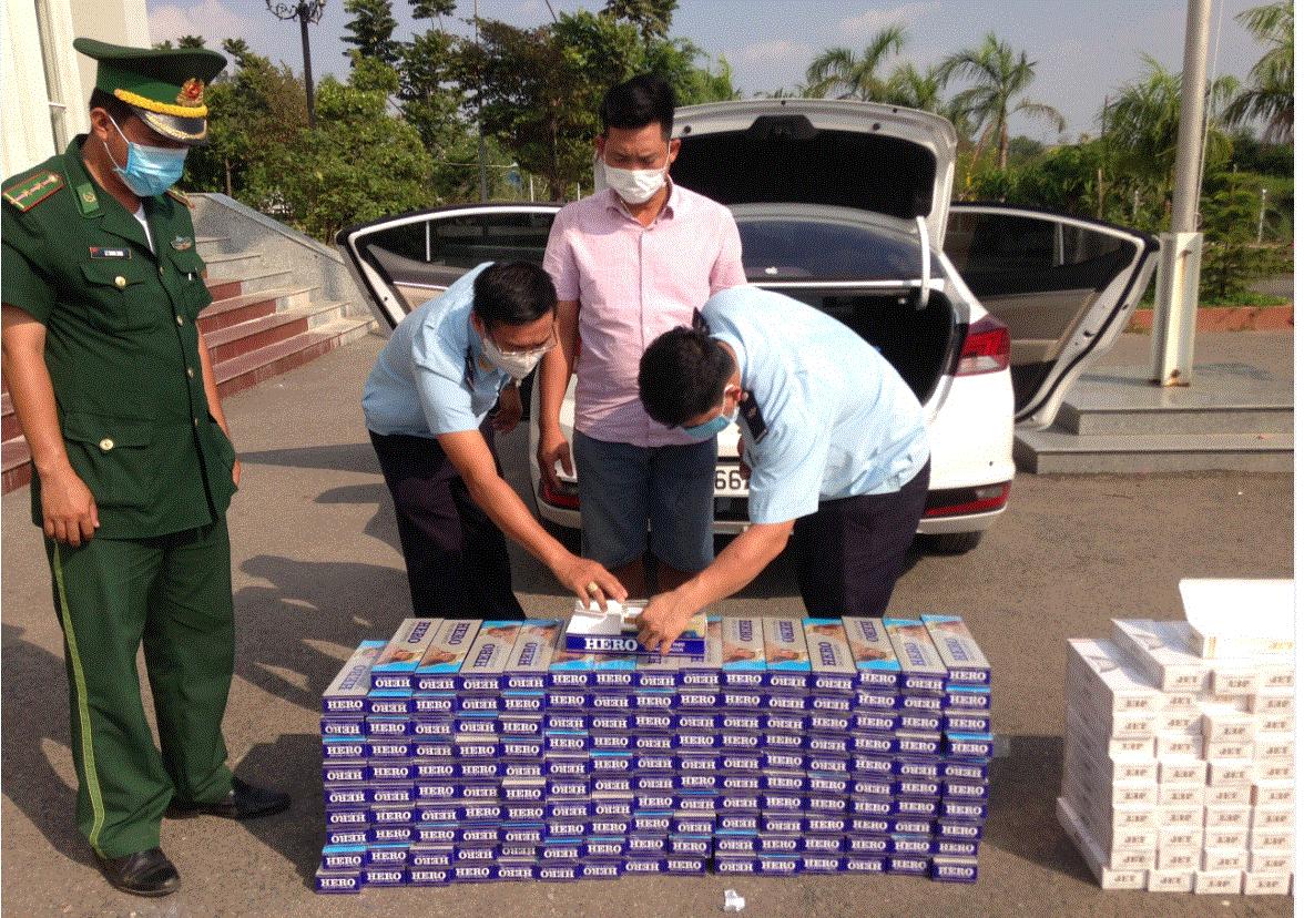 Hải quan Đồng Tháp chuyển Công an khởi tố vụ vận chuyển 2.500 bao thuốc lá lậu