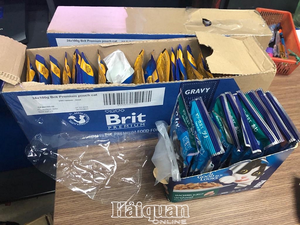 Hải quan sân bay Tân Sơn Nhất phát hiện 4 kg ma túy giấu trong túi thức ăn cho mèo xuất đi Đài Loan