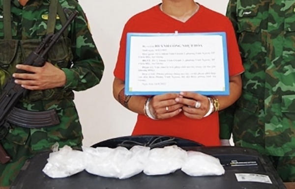 Giấu ma túy trong ti vi vận chuyển về Việt Nam