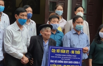 Một thương binh 96 tuổi ủng hộ 2 tấn gạo phòng chống dịch Covid-19