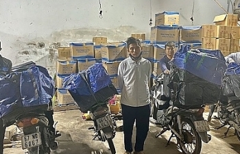Bắt 4 đối tượng vận chuyển thuốc lá lậu