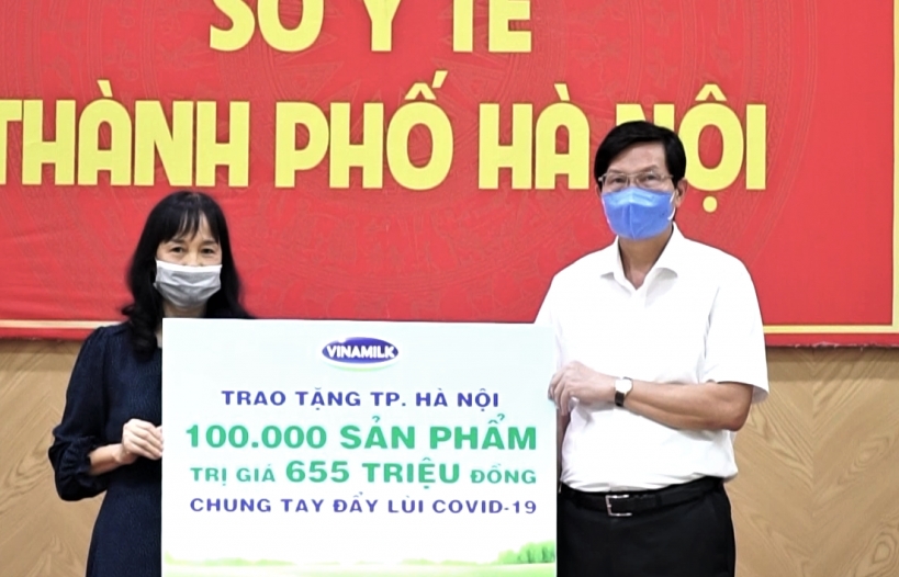 Vinamilk đành tặng hơn 2 triệu sản phẩm hỗ trợ cộng đồng và tuyến đầu chống dịch