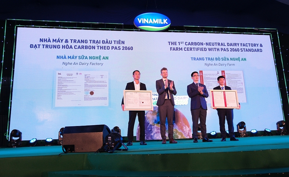 Nhà máy và trang trại của Vinamilk được chứng nhận đạt trung hòa carbon