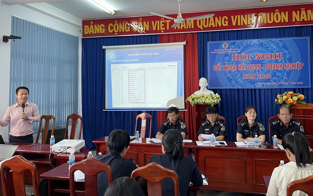 Hải quan cảng Nha Trang đối thoại chuyên đề với doanh nghiệp XNK