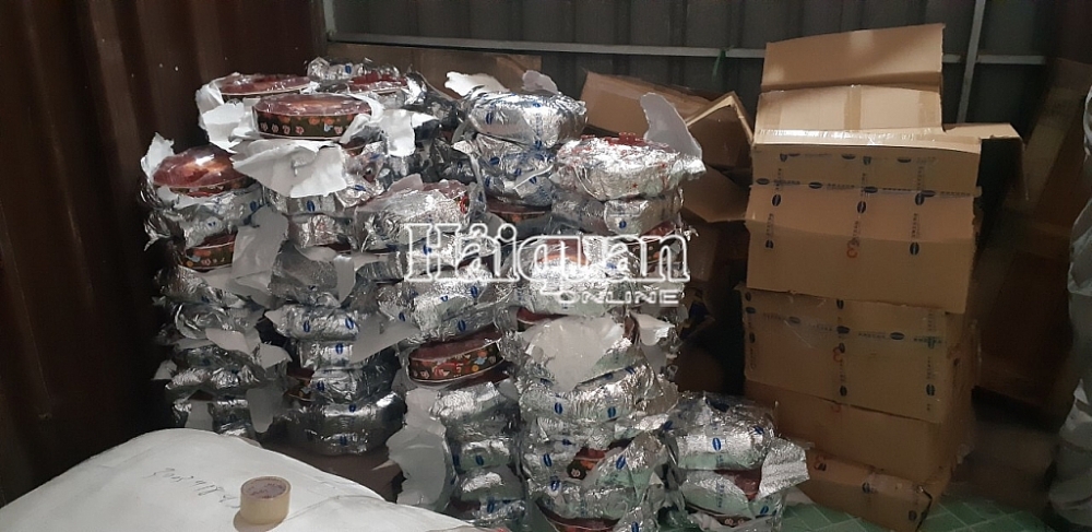 Hải quan bắt 250 kg pháo nổ giấu trong ghế sofa nhập khẩu hai quan bat 250 kg phao no giau trong ghe sofa nhap khau