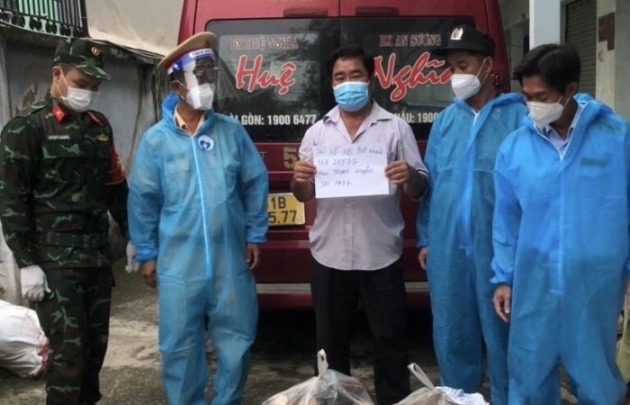Bắt xe khách chở lượng lớn hàng lậu từ Tây Ninh về TPHCM
