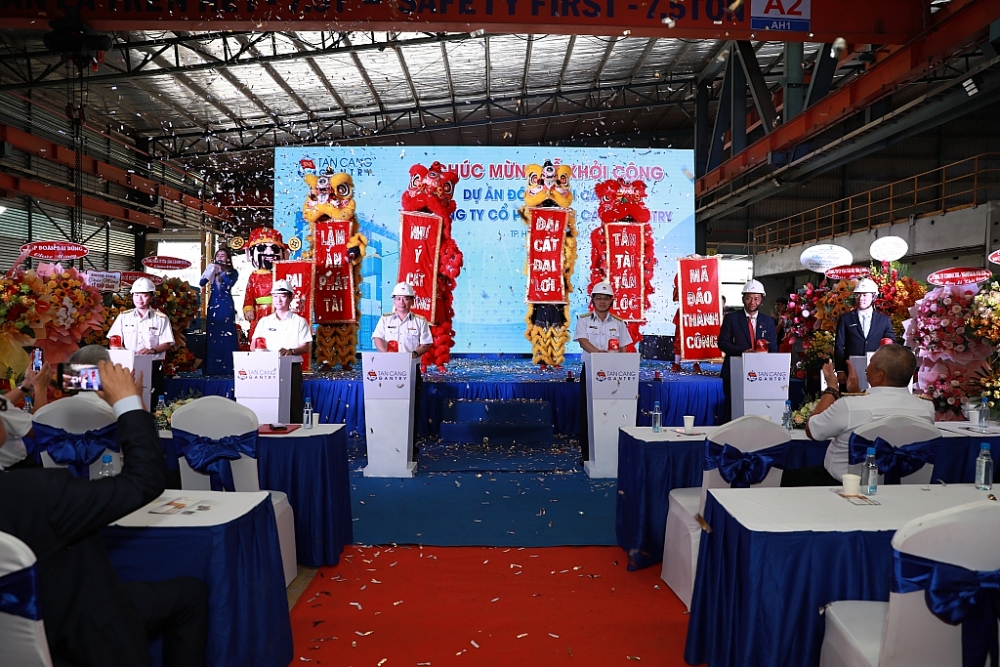 Cẩu khung đầu tiên của Việt Nam thương hiệu Tân cảng Sài Gòn sẽ thay thế hàng nhập khẩu