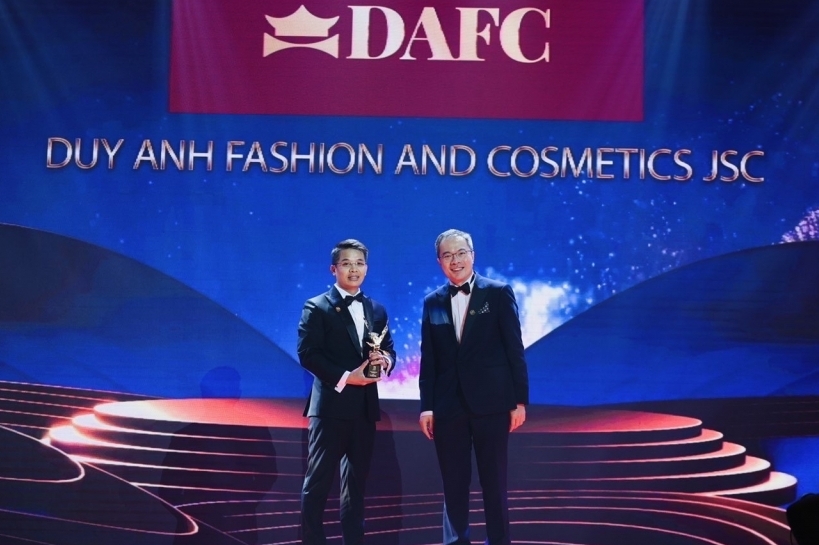Công ty thời trang của “Vua Hàng Hiệu” Johnathan Hạnh Nguyễn đoạt giải doanh nghiệp phát triển châu Á 2022