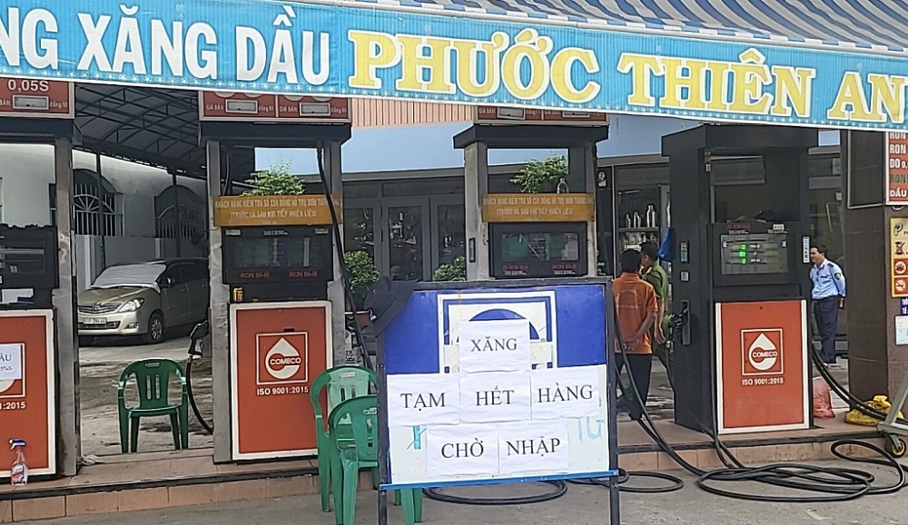 nhiều cửa hàng xăng dầu đóng cửa vì hết hàng