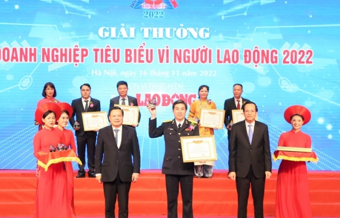 Tổng công ty Tân Cảng Sài Gòn lần thứ tư nhận giải thưởng “Doanh nghiệp tiêu biểu vì người lao động”