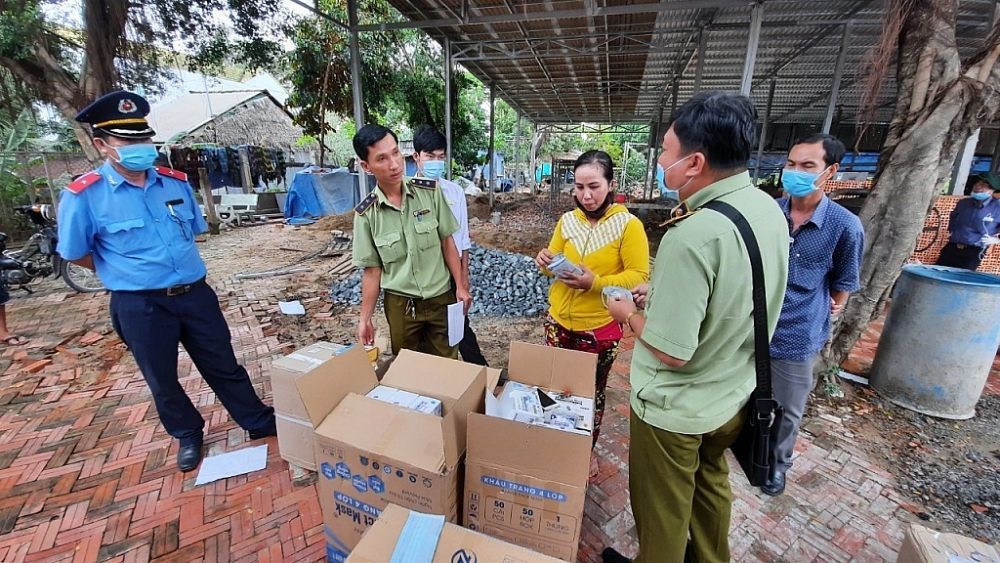 An Giang: Hàng lậu lén lút vào nội địa trong đêm