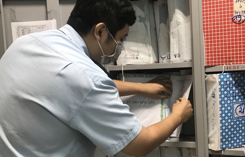 Tạm hoãn xuất cảnh giám đốc 2 doanh nghiệp nợ thuế