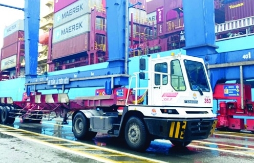 Các hãng tàu đang thu khoảng 10 loại phụ phí đối với hàng hóa tại cảng biển