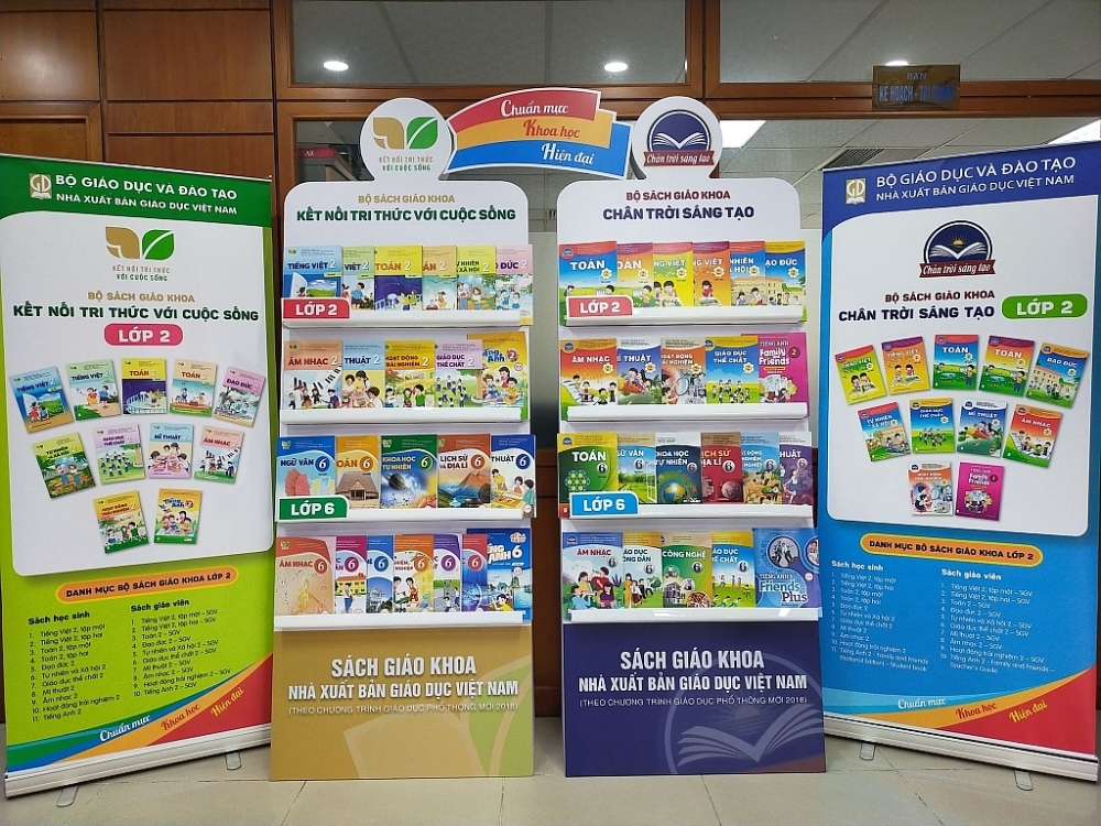 Nhà xuất bản Giáo dục Việt Nam là một trong những đơn vị cung cấp sách giáo khoa lớp 2 và lớp 6 năm học 2021-2021. 	Ảnh: Thương Nguyễn