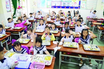Giám sát bữa ăn học đường: Phụ huynh "lực bất tòng tâm"