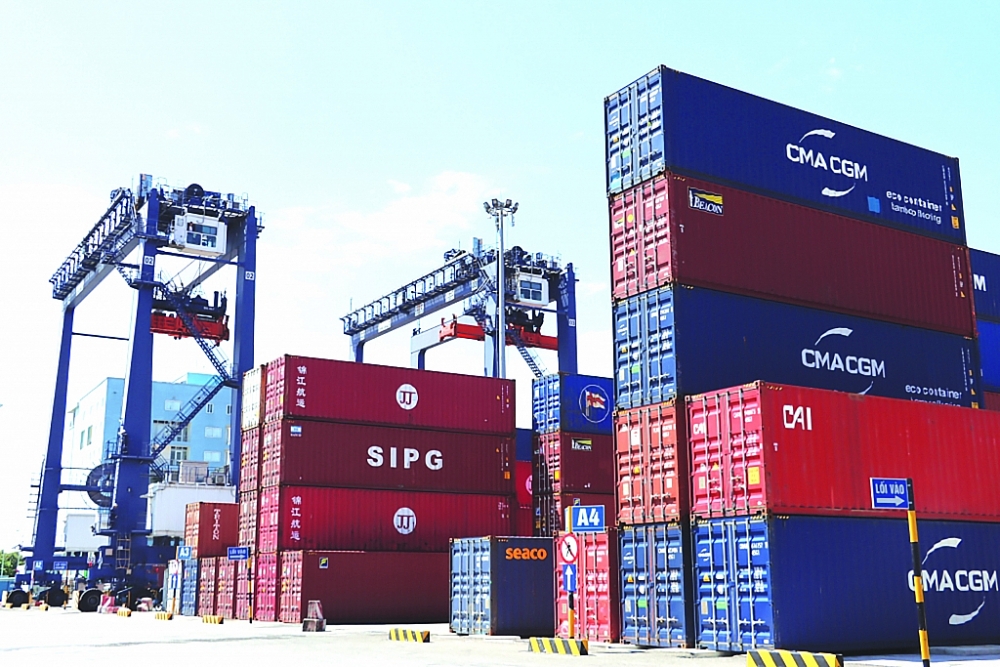 Chi phí logistics nhập khẩu tăng cao tác động trực tiếp tới hoạt động xuất khẩu của doanh nghiệp. 	 Ảnh: N. Linh