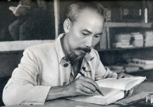 Chủ tịch Hồ Chí Minh.
