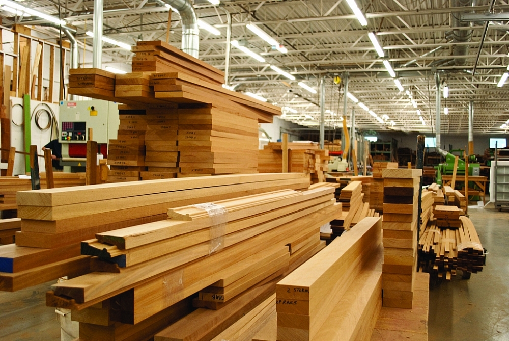 Sự thay đổi nhanh nhạy, kịp thời của các doanh nghiệp gỗ trong quảng bá, bán hàng phù hợp với bối cảnh dịch bệnh đã góp phần vào sự tăng trưởng tốt của xuất khẩu gỗ và sản phẩm gỗ.	Ảnh: ST