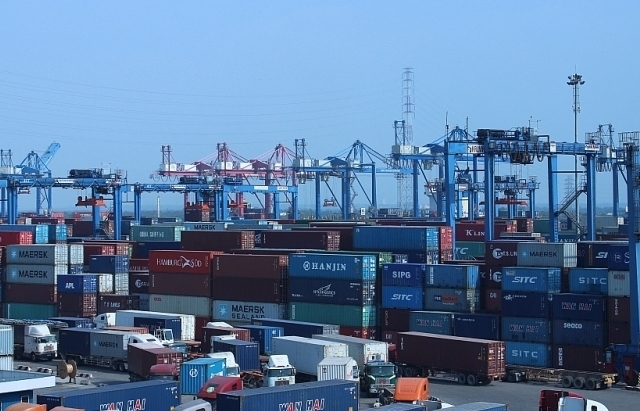 Tìm chủ của hơn 100 container hàng bị "bỏ quên" tại 3 cảng biển TPHCM
