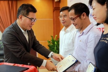 Hơn 100 chuyên gia Việt Nam được Samsung đào tạo tư vấn viên