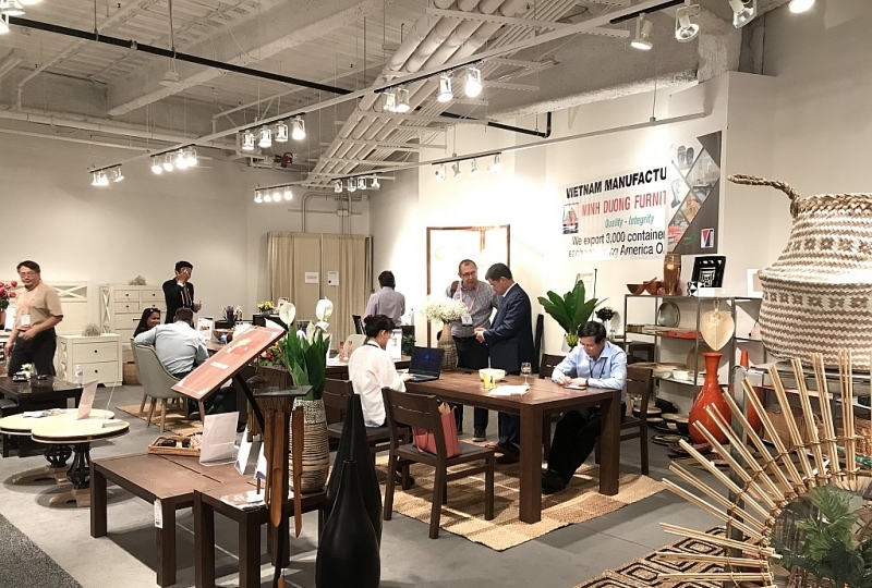 Gian hàng Việt Nam được bình chọn “Khu gian hàng đẹp” tại hội chợ đồ gỗ Mỹ