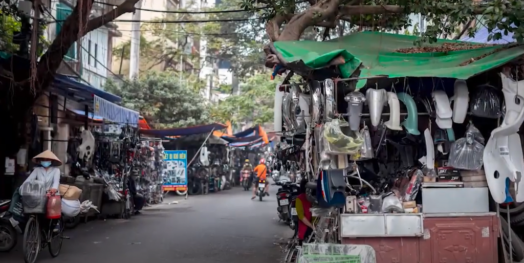 Phụ tùng chính hãng sẽ giúp bạn đảm bảo chất lượng và an toàn cho chiếc xe của mình. Hãy xem ngay hình ảnh liên quan để tìm kiếm những phụ tùng chính hãng đáng tin cậy, mang lại hiệu suất tối đa cho xe của bạn.