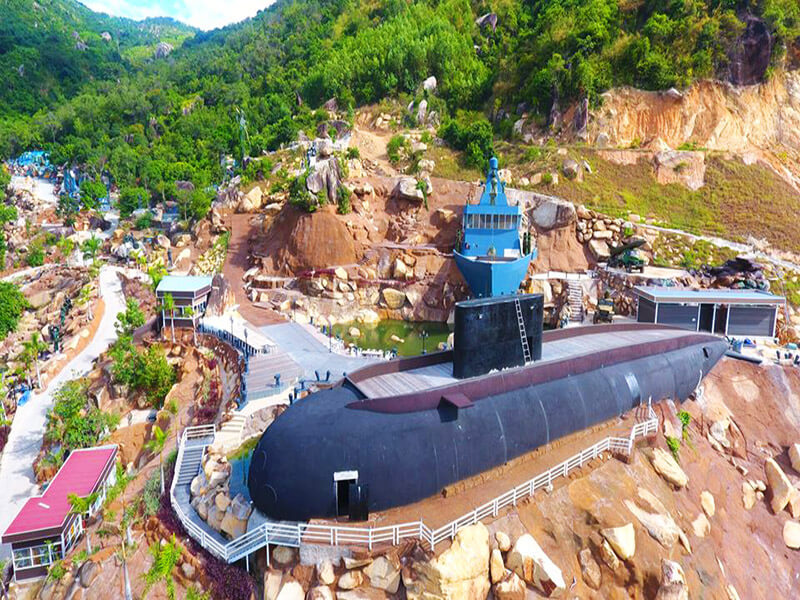 kham pha khu du lich tau ngam o nha trang