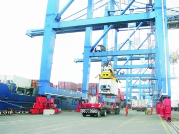 Gia tăng đầu tư cảng biển  để đón tàu tải trọng lớn