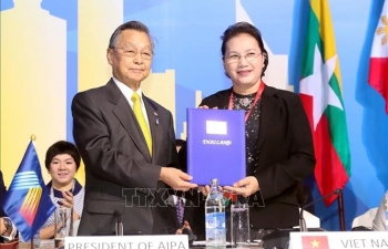 Bế mạc Đại Hội đồng AIPA 40, Việt Nam tiếp nhận chức Chủ tịch luân phiên