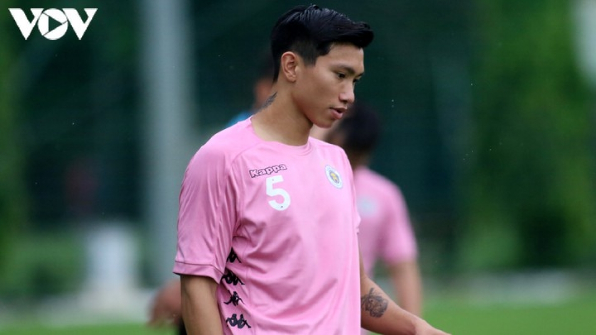 Hà Nội FC "méo mặt" vì Đoàn Văn Hậu dính chấn thương, phải nghỉ 6 tuần.