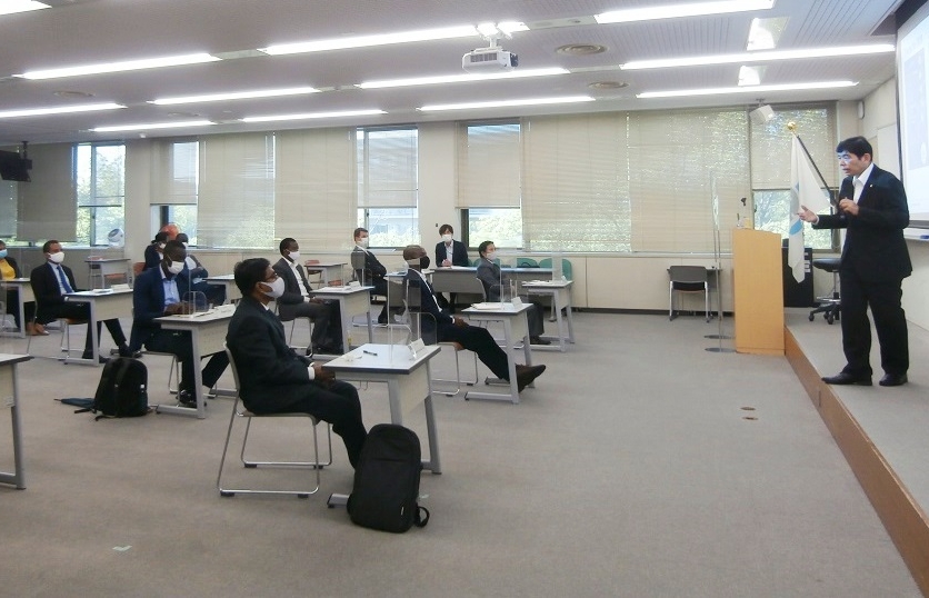 Tổng thư ký WCO gặp mặt các học viên chương trình sau đại học về Hải quan tại Nhật Bản